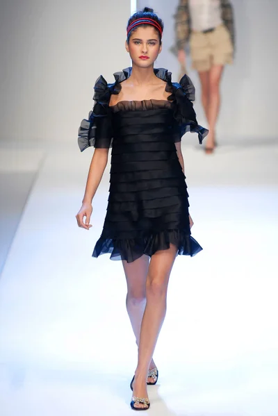 Look 27
